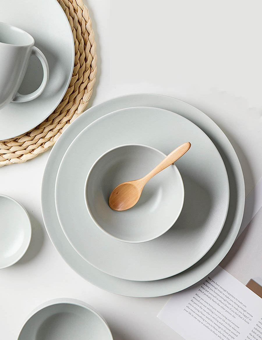28 Piece Hattu Glacier White Dinnerware Ceramics Set