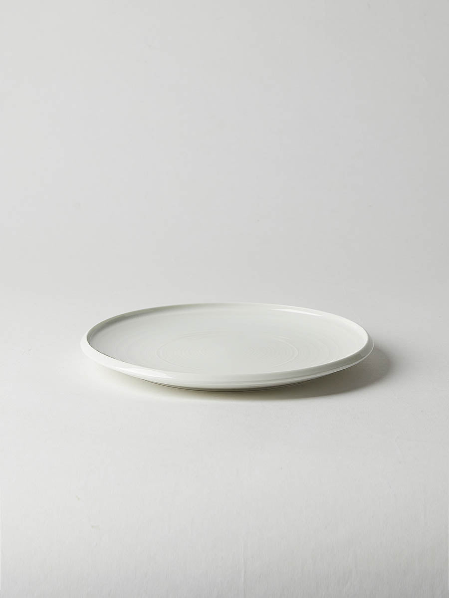 8.5" Cream Round Plate